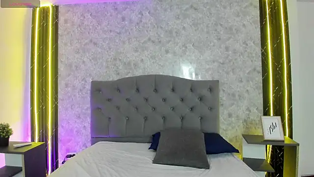 Snapshot of GiannaSlimJB chatting on March 2026 07:08:01 PM GiannaSlimJB online show from March 2026 07:08:01 PM