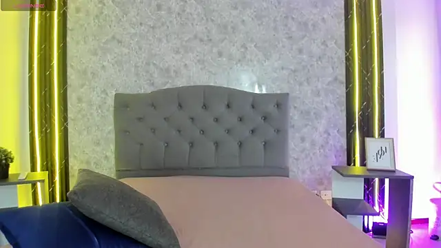 Snapshot of GiannaSlimJB chatting on March 2026 07:36:02 PM GiannaSlimJB online show from March 2026 07:36:02 PM