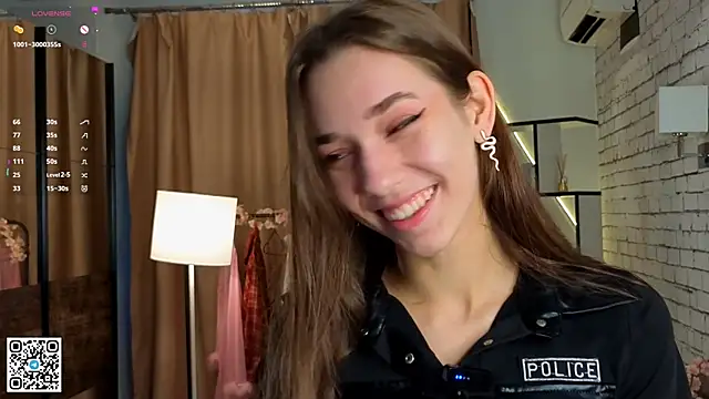 Snapshot of PetraHambelton chatting on September 2025 04:16:02 AM PetraHambelton online show from September 2025 04:16:02 AM