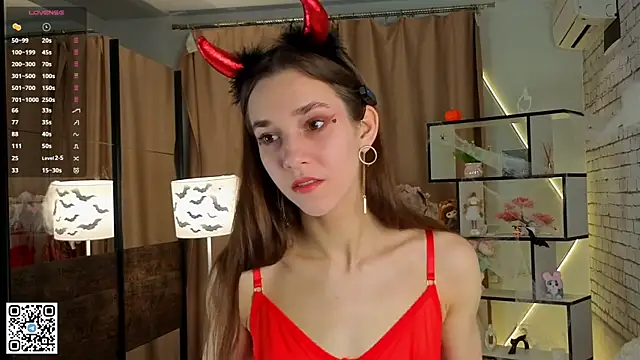 Snapshot of PetraHambelton chatting on November 2025 04:14:01 AM PetraHambelton online show from November 2025 04:14:01 AM