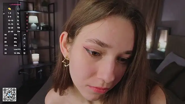 Snapshot of PetraHambelton chatting on November 2025 04:11:02 AM PetraHambelton online show from November 2025 04:11:02 AM