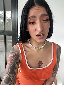 Scaarlettfox online show from February 2026 06:37:02 PM