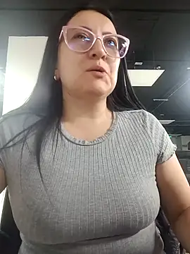 Romina693 online show from September 2025 06:40:01 AM