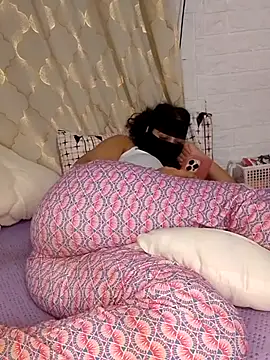 Snapshot of Samaarsexy23 chatting on November 2025 11:25:01 PM Samaarsexy23 online show from November 2025 11:25:01 PM