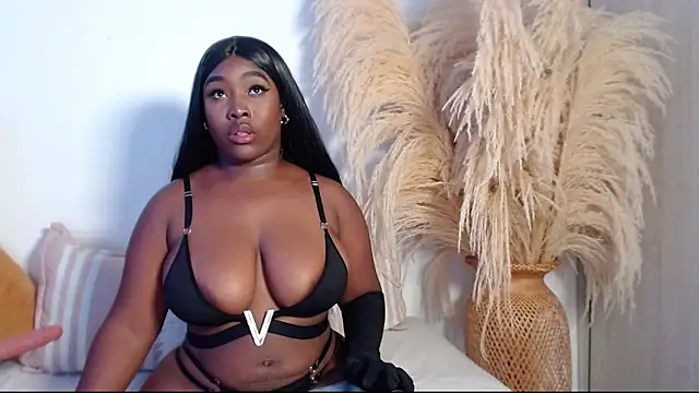 Snapshot of XYOMARAWILD chatting on October 2025 08:53:02 PM XYOMARAWILD online show from October 2025 08:53:02 PM