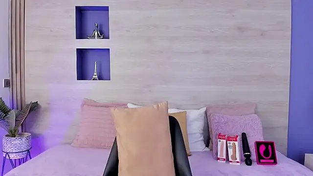 Snapshot of Stephanni_ chatting on October 2025 01:19:01 PM Stephanni online show from October 2025 01:19:01 PM