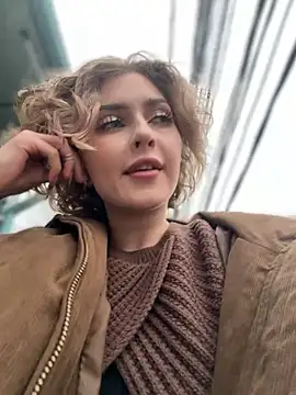 Snapshot of KellyKeler chatting on November 2025 12:59:01 PM KellyKeler online show from November 2025 12:59:01 PM