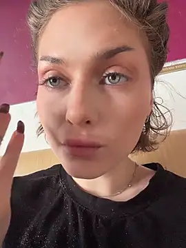 Snapshot of KellyKeler chatting on February 2026 11:17:01 AM KellyKeler online show from February 2026 11:17:01 AM