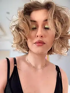 Snapshot of KellyKeler chatting on April 2026 11:22:02 AM KellyKeler online show from April 2026 11:22:02 AM