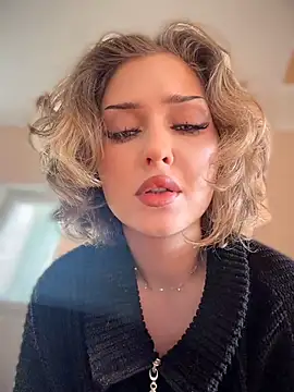 Snapshot of KellyKeler chatting on April 2026 11:03:02 AM KellyKeler online show from April 2026 11:03:02 AM