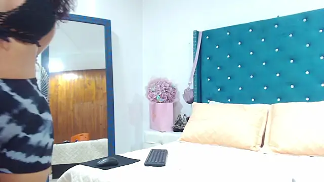 Snapshot of KimScarleth chatting on September 2025 04:32:02 PM KimScarleth online show from September 2025 04:32:02 PM