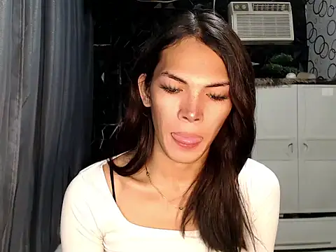 ladyhotcuming online show from July 2026 09:11:01 PM