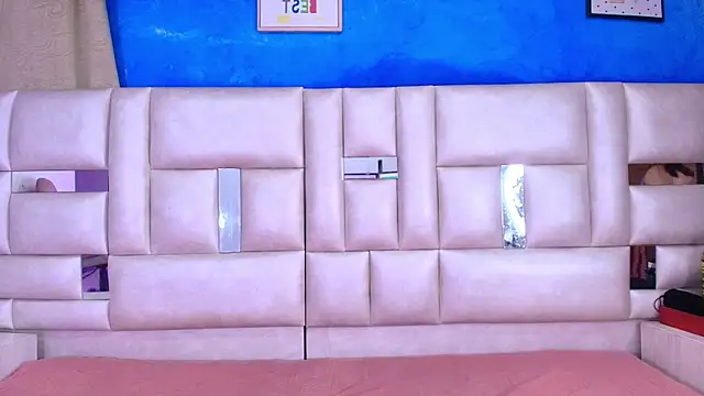 Snapshot of emmacurvy chatting on September 2025 03:07:02 AM emmacurvy online show from September 2025 03:07:02 AM