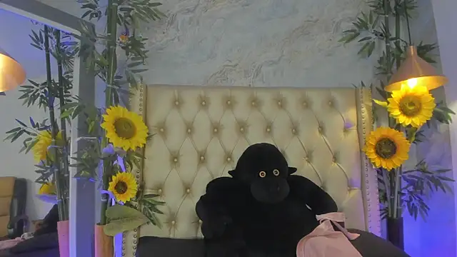 LittleeJaz online show from December 2025 04:43:01 AM