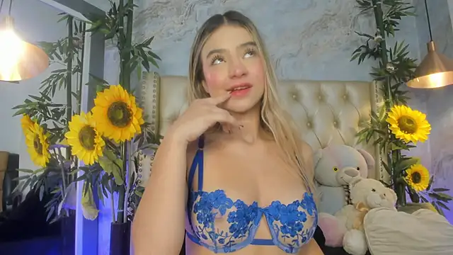 Snapshot of LittleeJaz chatting on May 2026 10:36:01 AM LittleeJaz online show from May 2026 10:36:01 AM