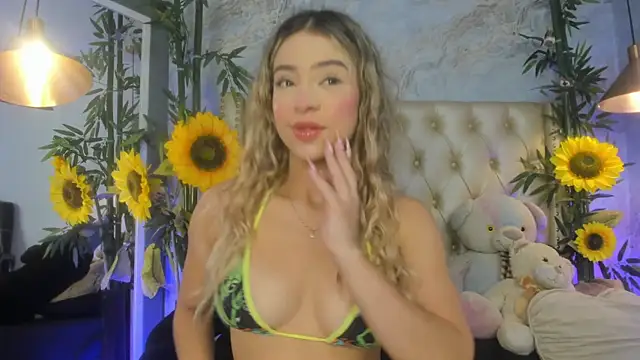 Snapshot of LittleeJaz chatting on May 2026 05:14:01 AM LittleeJaz online show from May 2026 05:14:01 AM