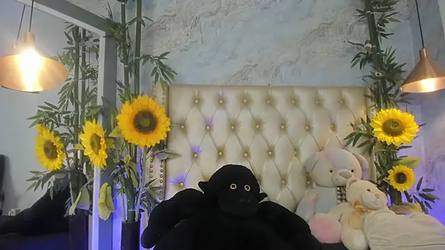 Snapshot of LittleeJaz chatting on May 2026 03:11:02 AM LittleeJaz online show from May 2026 03:11:02 AM