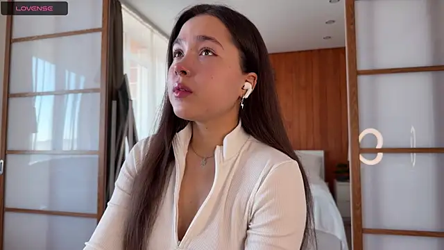 Snapshot of PlumyBun chatting on December 2025 04:22:01 AM PlumyBun online show from December 2025 04:22:01 AM