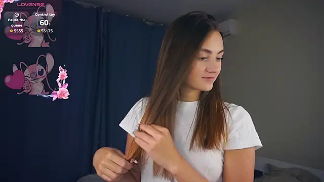 Snapshot of LoraDavi chatting on October 2025 07:18:01 AM LoraDavi online show from October 2025 07:18:01 AM