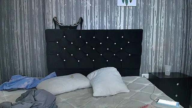 Alicee Moonn online show from November 2025 08:43:01 PM