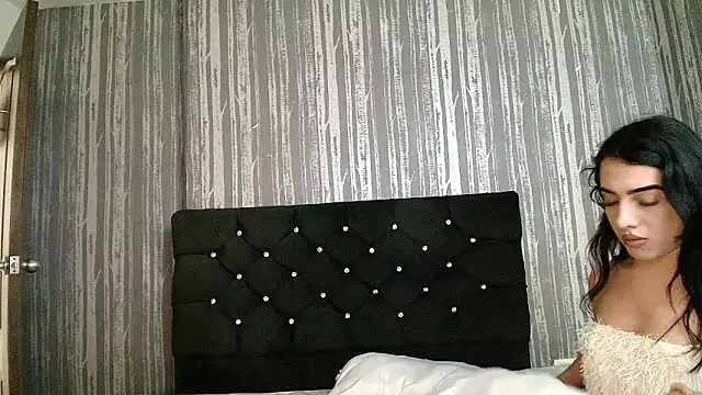 Alicee Moonn online show from May 2026 08:15:01 PM