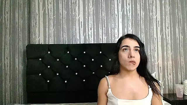 Alicee Moonn online show from May 2026 07:53:02 PM