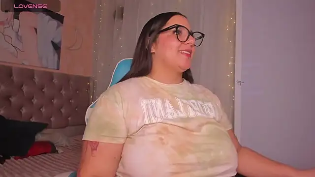 Snapshot of artemisa19 chatting on November 2025 04:22:01 AM artemisa19 online show from November 2025 04:22:01 AM