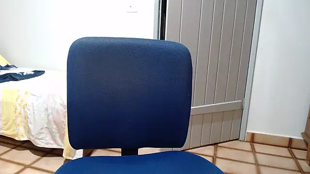 Snapshot of Stronggsexy chatting on January 2026 04:28:01 AM Stronggsexy online show from January 2026 04:28:01 AM