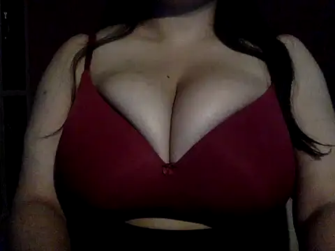 LittleHeartss online show from October 2025 10:20:02 PM