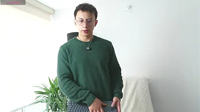 Snapshot of DeusbelliS chatting on November 2025 03:32:02 PM DeusbelliS online show from November 2025 03:32:02 PM