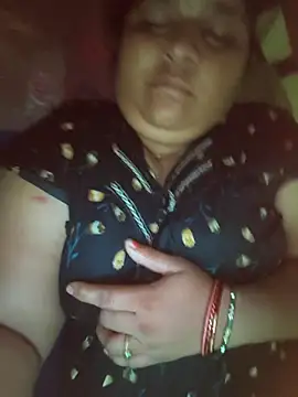 Snapshot of Villageanuty chatting on September 2025 02:04:02 AM Villageanuty online show from September 2025 02:04:02 AM