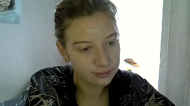 Lily Ember online show from October 2025 10:45:01 AM