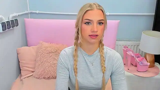 EvetteRose online show from October 2025 05:04:02 PM