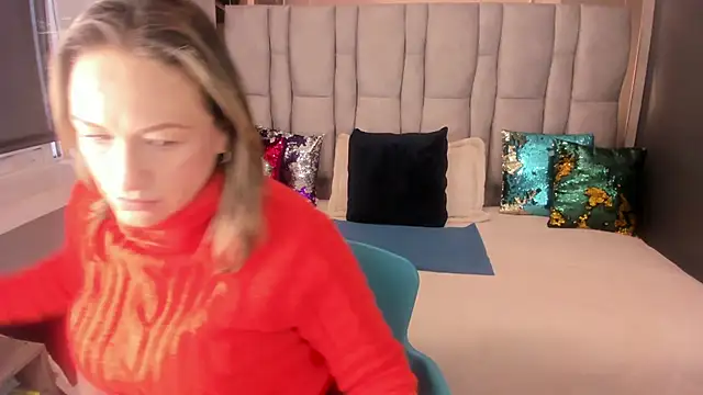 Charlot milf online show from October 2025 11:54:02 AM