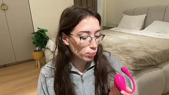 Snapshot of Kelly_Berry__ chatting on September 2025 08:30:01 AM Kelly Berry online show from September 2025 08:30:01 AM