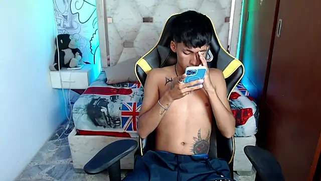 yiisu  online show from October 2025 06:16:02 PM