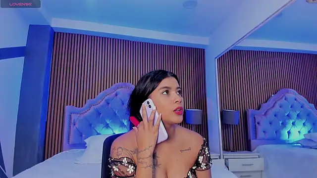 SelenaStonne online show from September 2025 08:47:02 PM