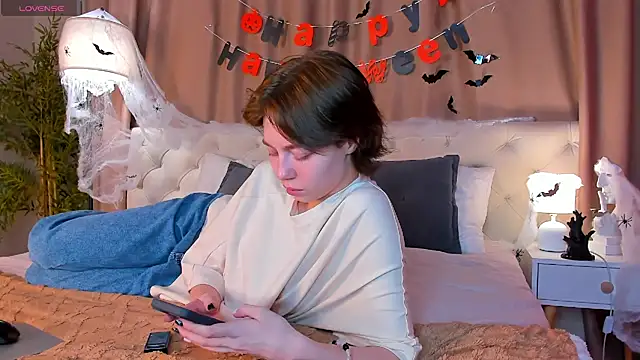 Skelerata online show from October 2025 01:09:02 AM