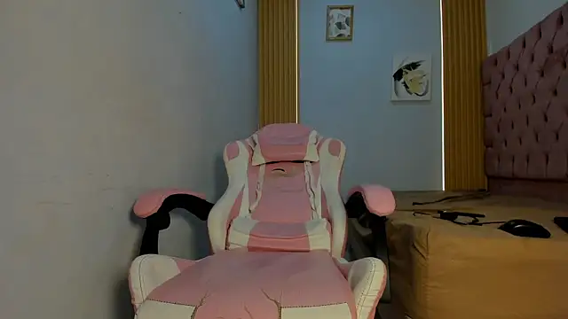 Darkknightx01 online show from September 2025 01:49:01 PM