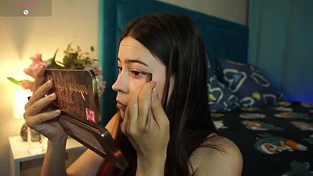 ywixos online show from October 2025 01:52:01 PM