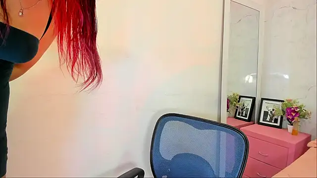 Maddy Mills online show from January 2026 04:22:02 PM