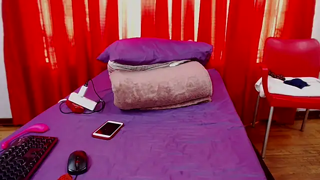 Snapshot of SexyBustyBoobs chatting on October 2025 04:45:01 AM SexyBustyBoobs online show from October 2025 04:45:01 AM