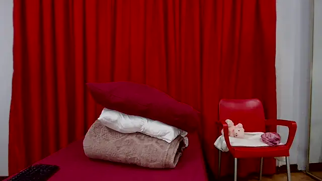 Snapshot of SexyBustyBoobs chatting on October 2025 04:05:02 AM SexyBustyBoobs online show from October 2025 04:05:02 AM