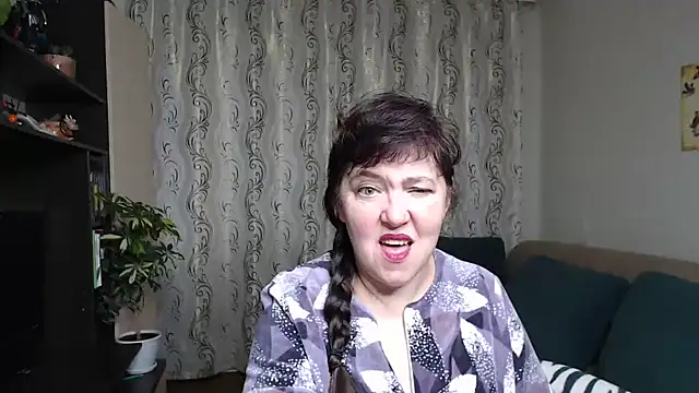 Snapshot of Illusionq chatting on September 2025 05:00:02 AM Illusionq online show from September 2025 05:00:02 AM