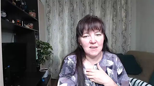 Snapshot of Illusionq chatting on October 2025 05:05:01 AM Illusionq online show from October 2025 05:05:01 AM