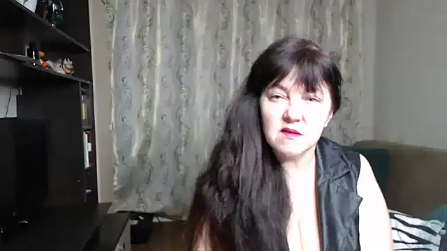 Snapshot of Illusionq chatting on November 2025 05:07:02 AM Illusionq online show from November 2025 05:07:02 AM