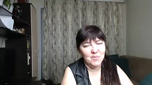 Snapshot of Illusionq chatting on November 2025 05:07:02 AM Illusionq online show from November 2025 05:07:02 AM