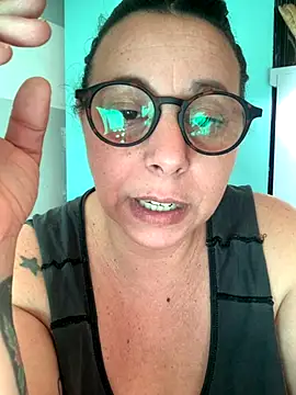 LupeLok online show from October 2025 07:00:01 PM