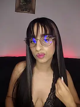 issis22 online show from September 2025 02:02:01 AM