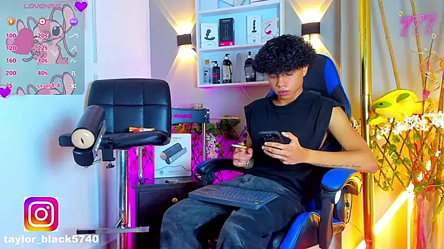  taylor black online show from August 2026 10:33:02 PM